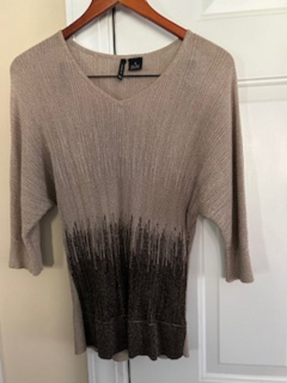 Women's Top (Brand: New Directions) Small Short Sleeve Tan & Gold Multicolor